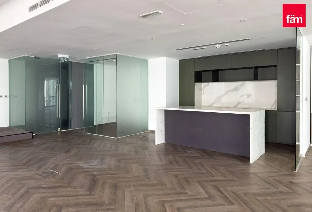 Prestigious office|Skyline view|Great investment