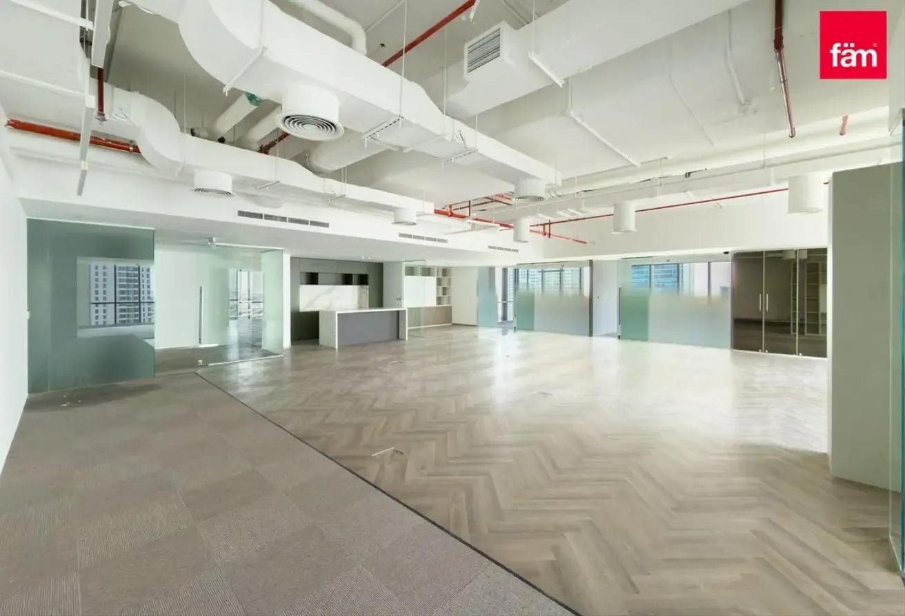Prestigious office|Skyline view|Great investment