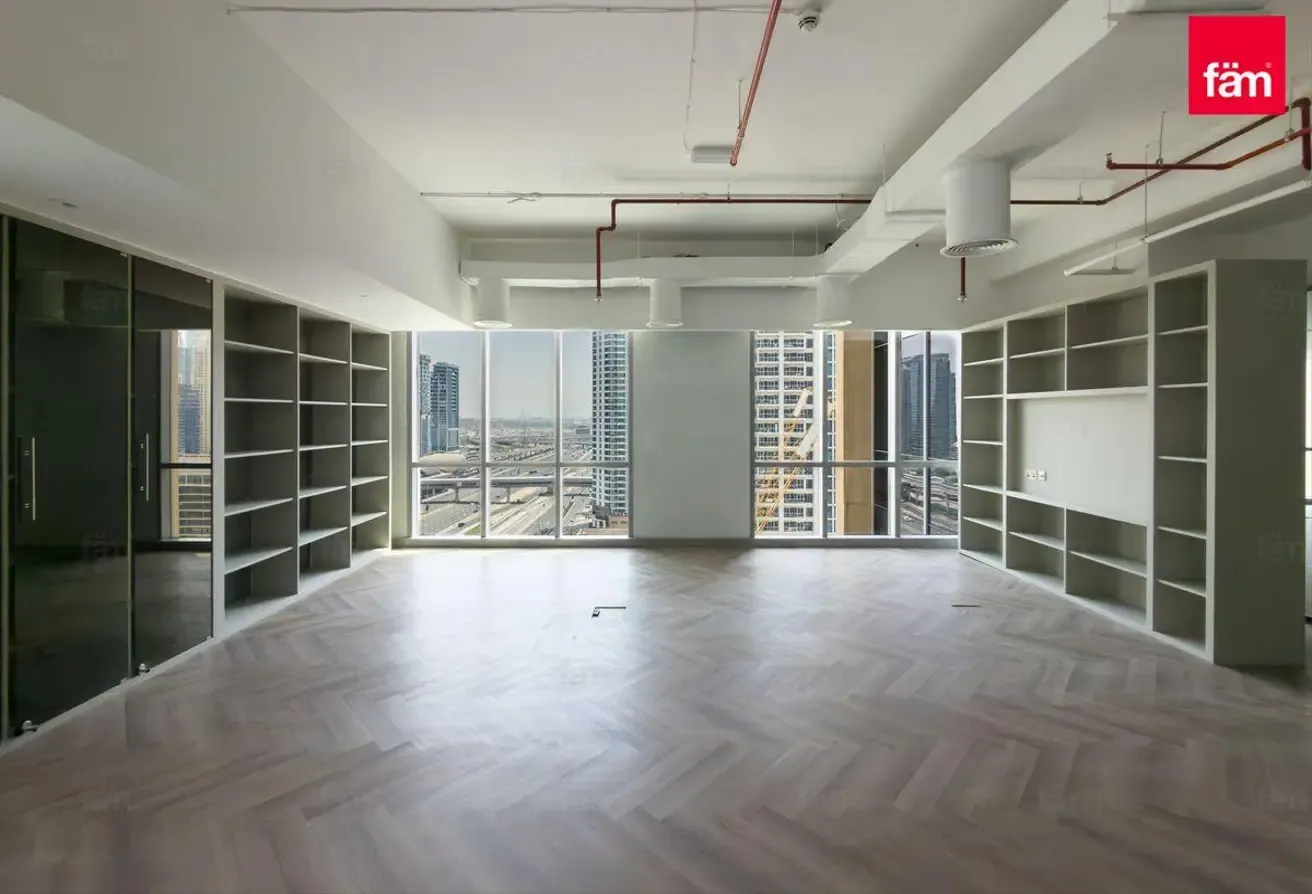 Prestigious office|Skyline view|Great investment