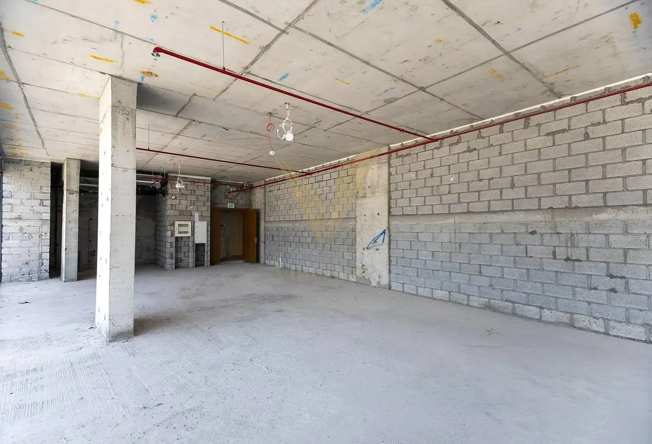 EXCLUSIVE CORNER OFFICE | PRIME LOCATION