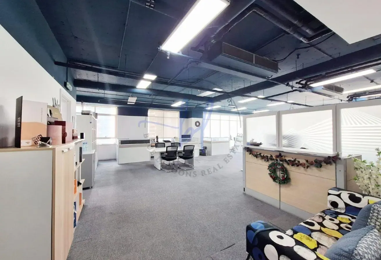 Metro Easy Access | Fantastic View | Corner Office