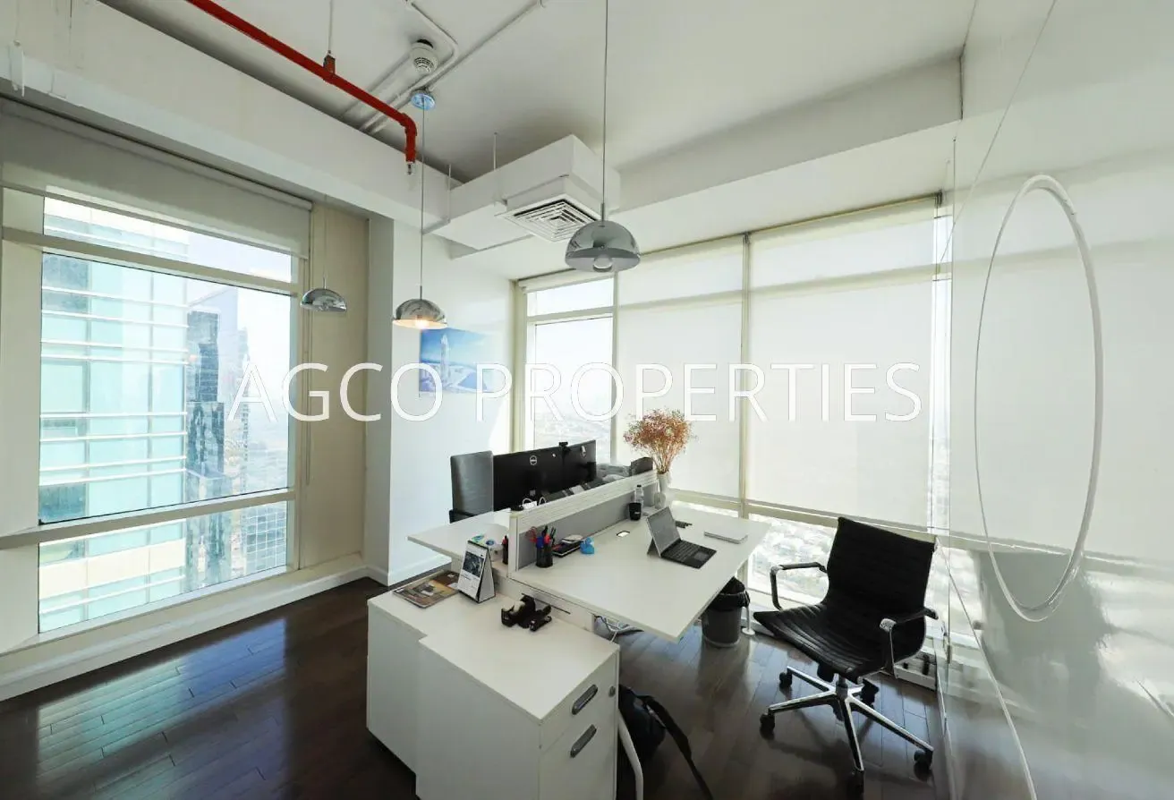 Lake Views | Vacant | High Floor