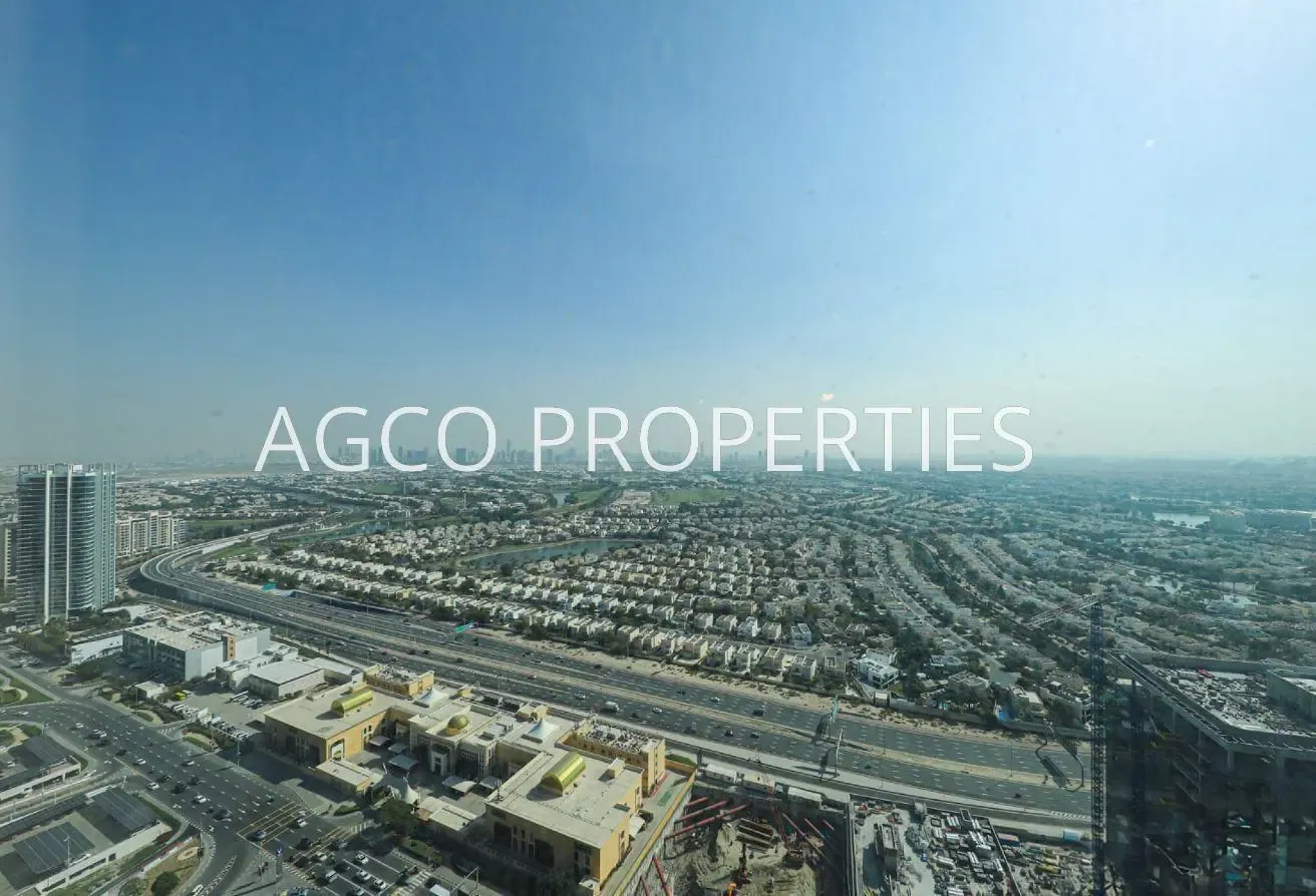 Lake Views | Vacant | High Floor