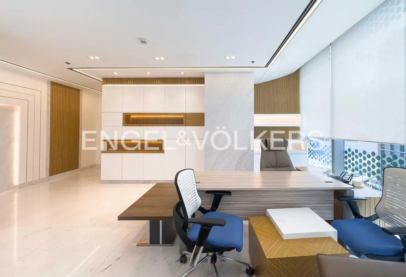 Spacious Corner Office | Vacant | Exclusive