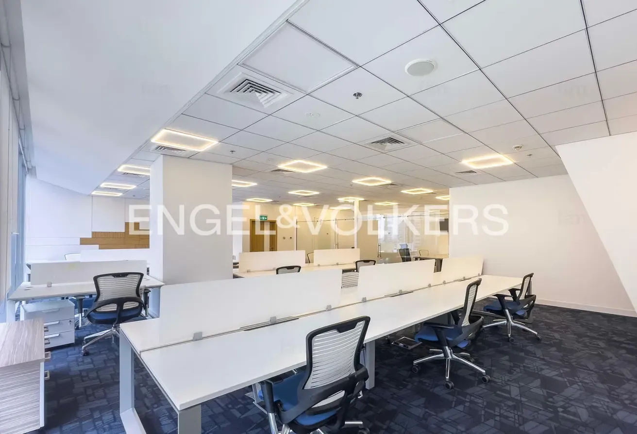 Spacious Corner Office | Vacant | Exclusive