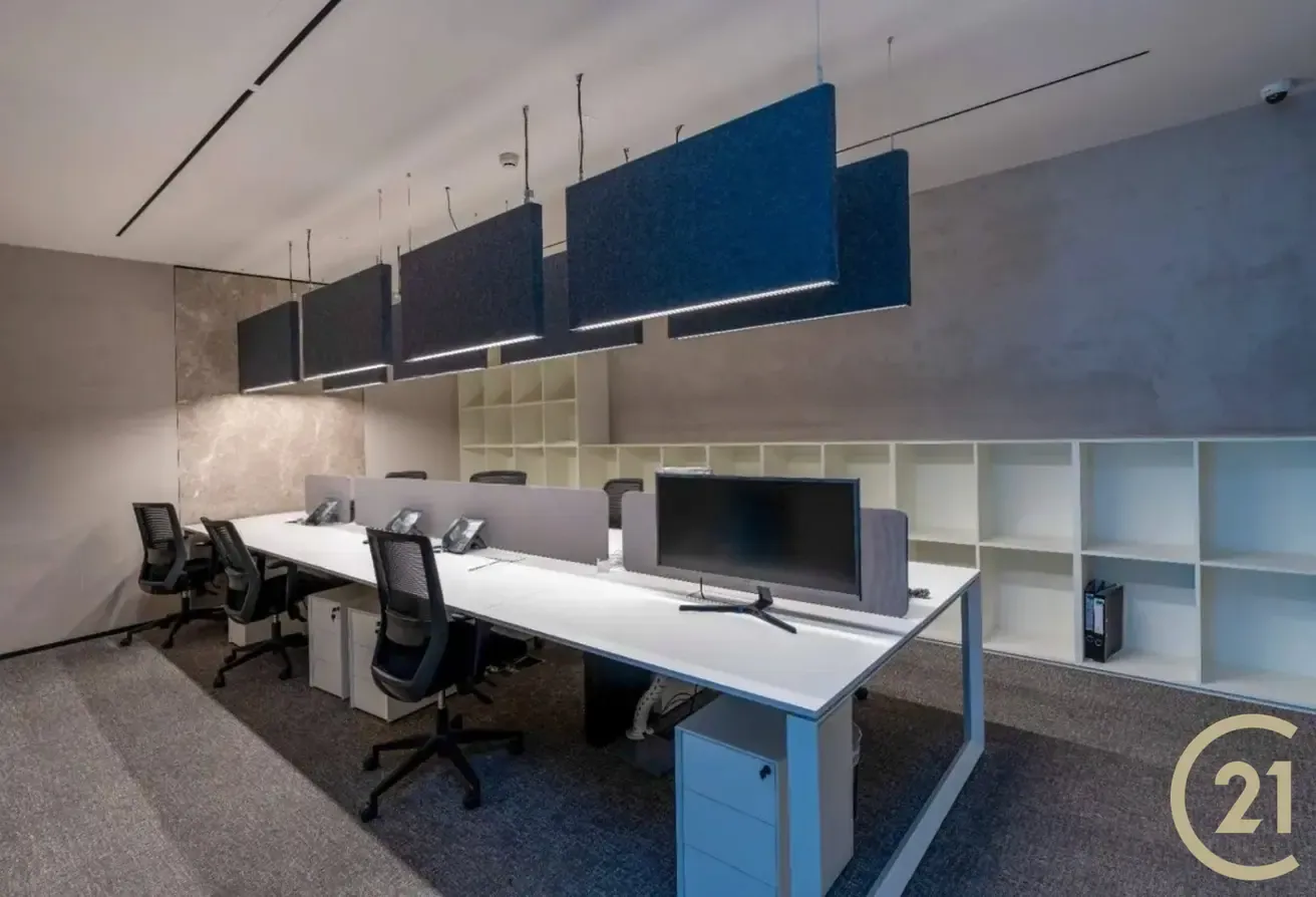 Vacant I Luxury Office I Furnished