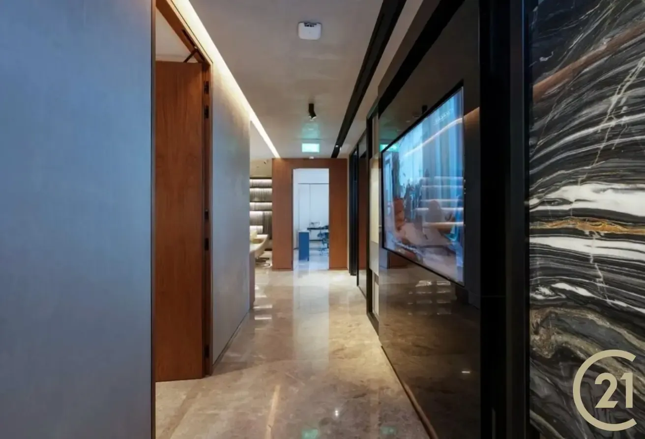 Vacant I Luxury Office I Furnished