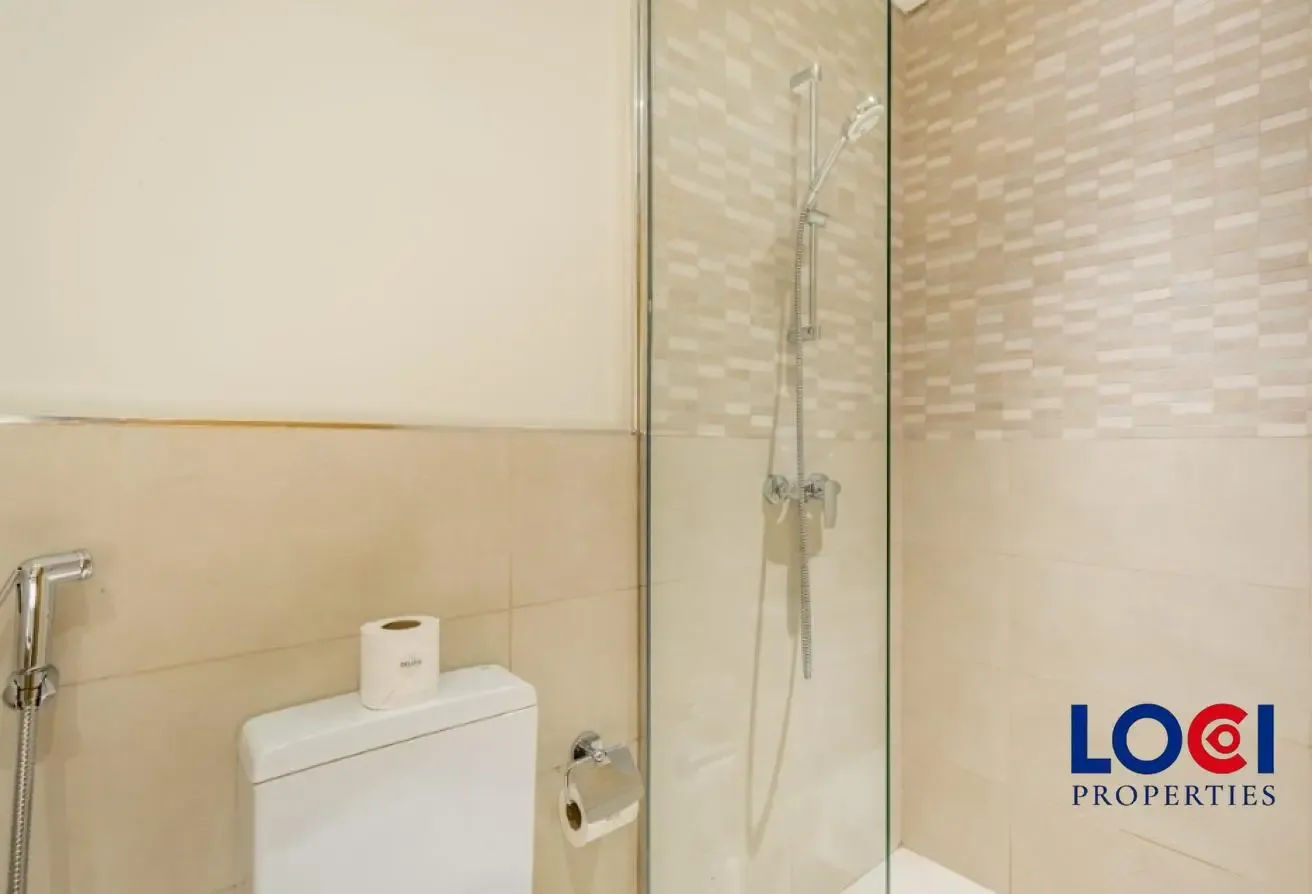 Studio Apartment with Private Jacuzzi in Dubai