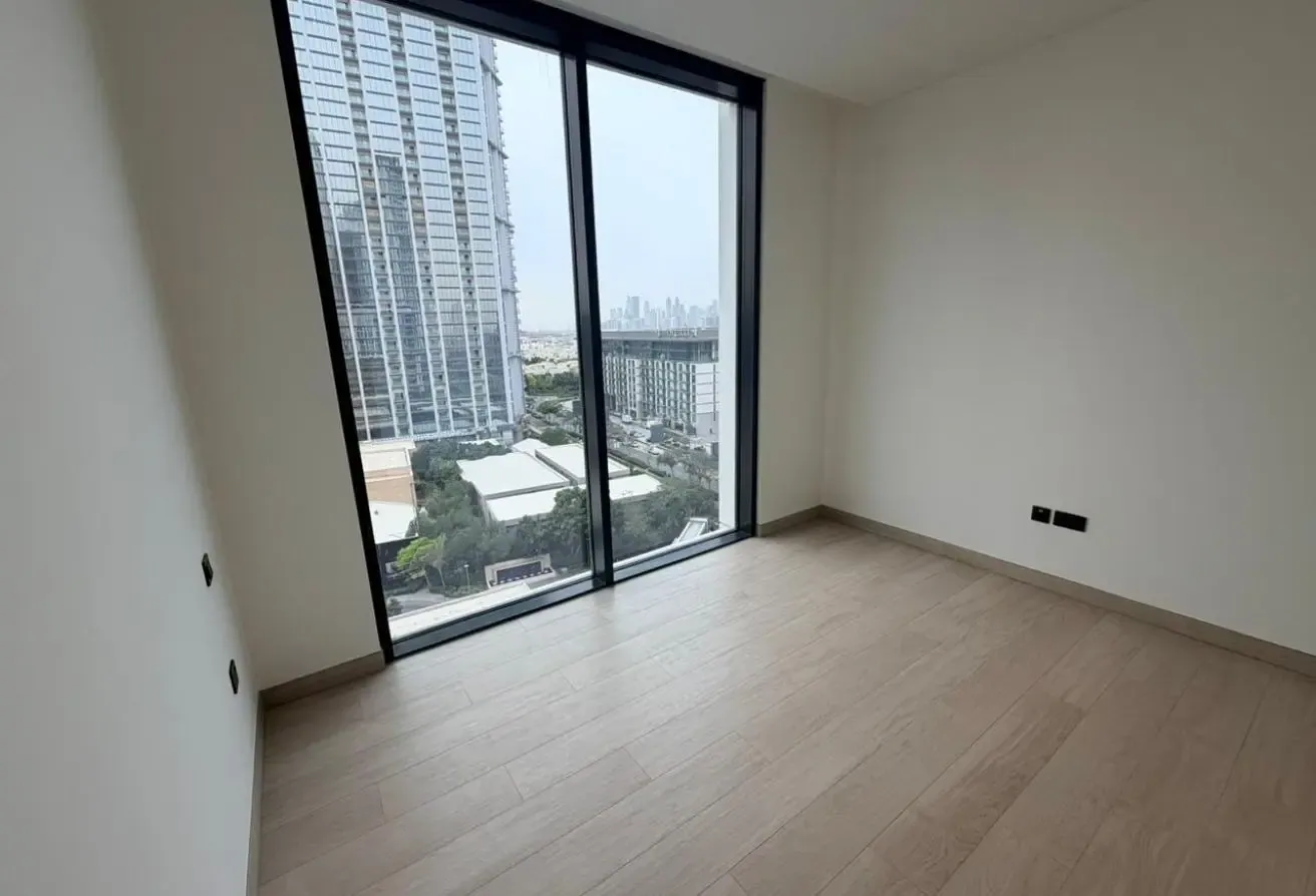 Luxury /Burj View /Mid Floor/ Mortgage /Negotiable