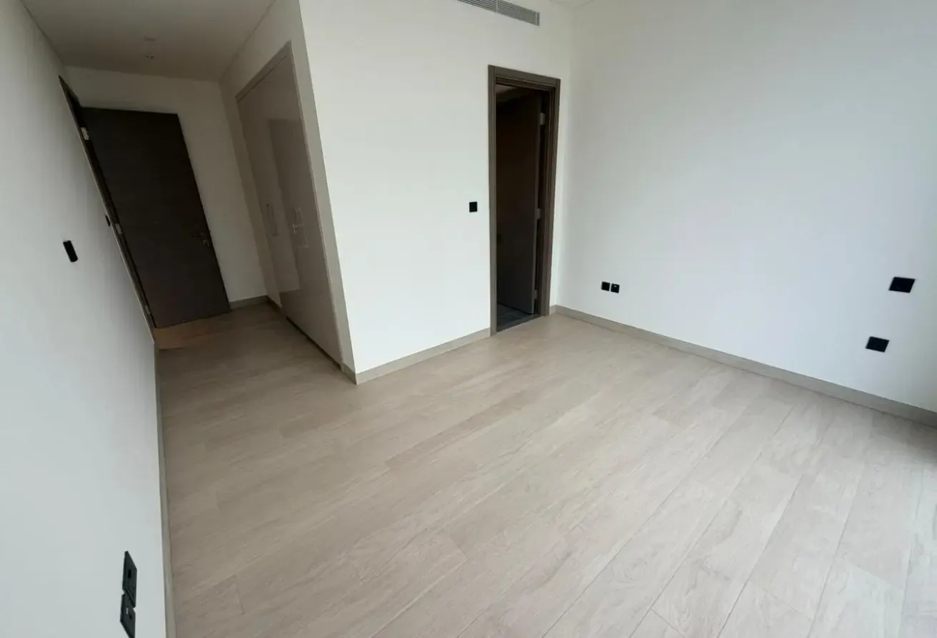 Luxury /Burj View /Mid Floor/ Mortgage /Negotiable