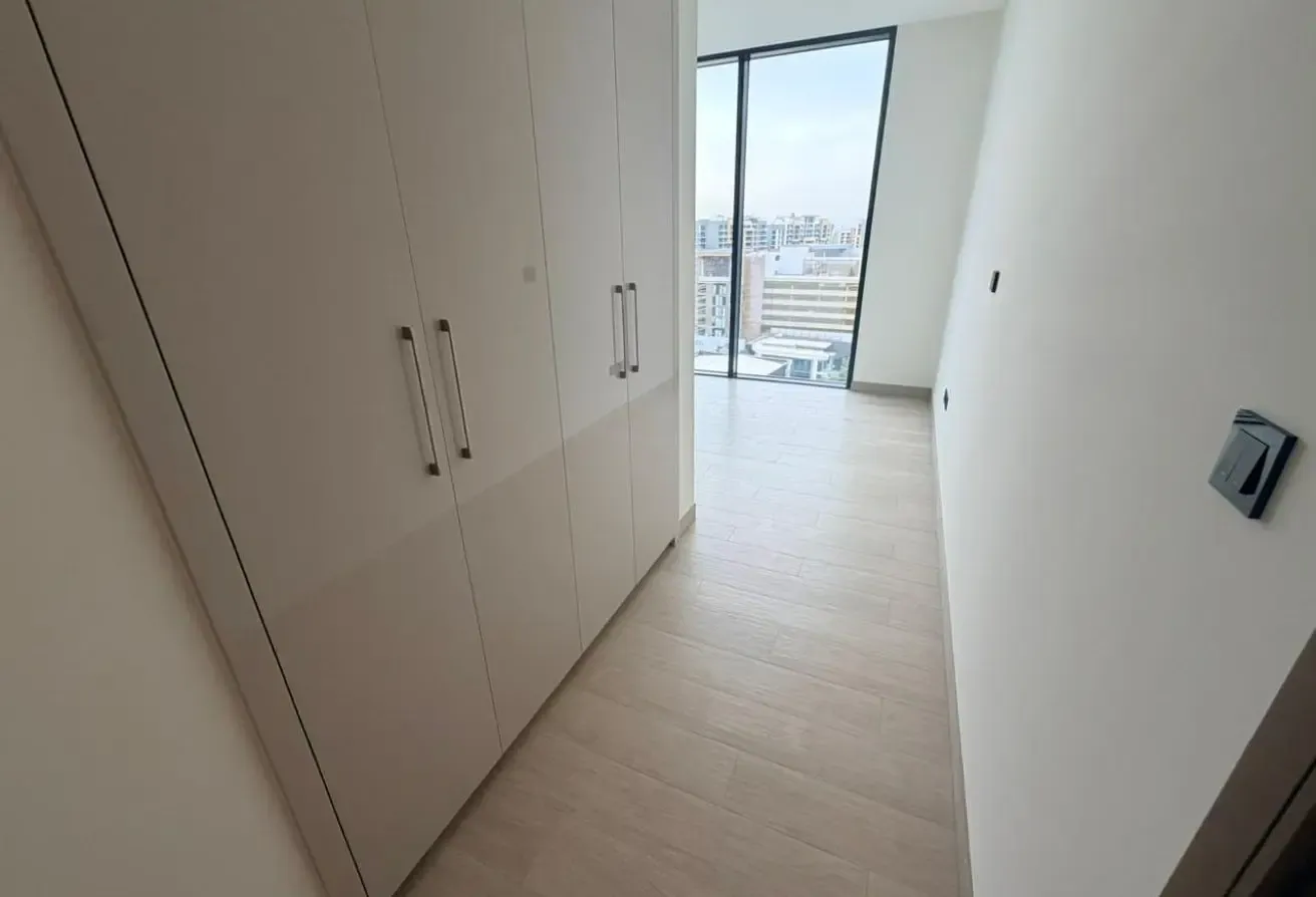 Luxury /Burj View /Mid Floor/ Mortgage /Negotiable