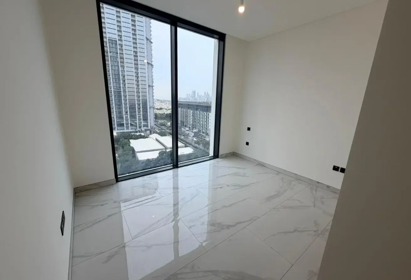 Luxury /Burj View /Mid Floor/ Mortgage /Negotiable