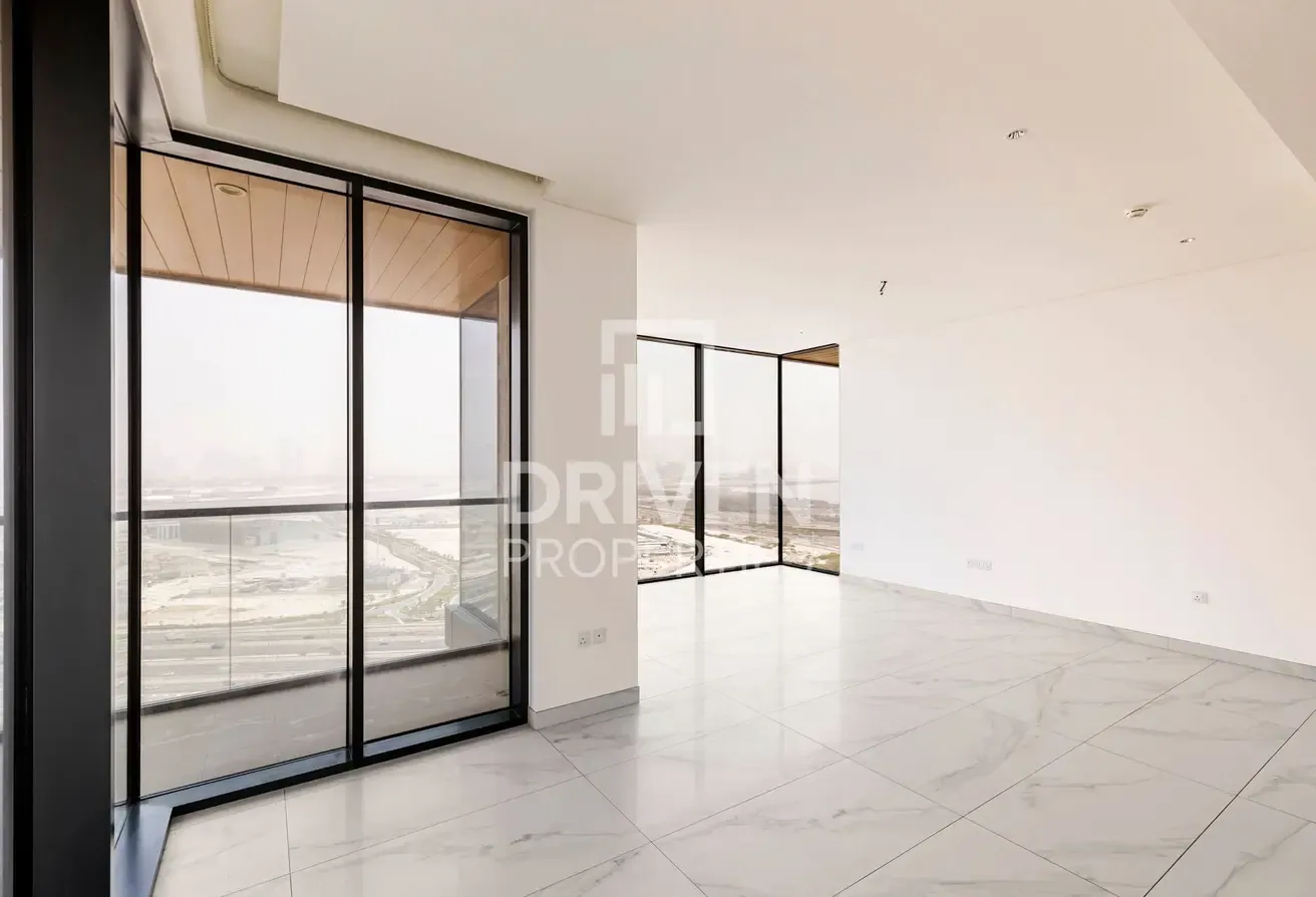 Stunning and Spacious Layout | Prime Location