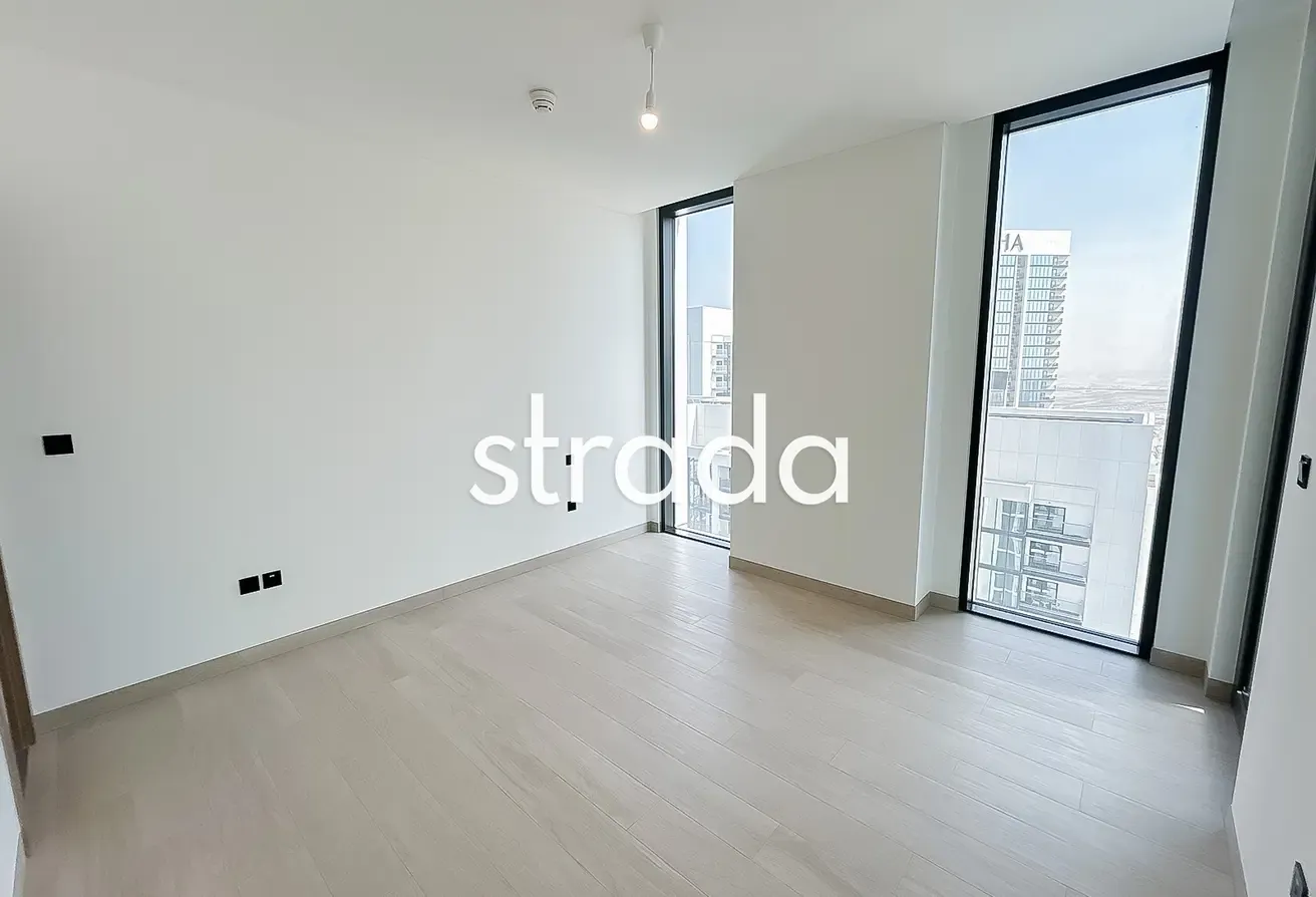 Waterfront Living | High Floor | Brand New