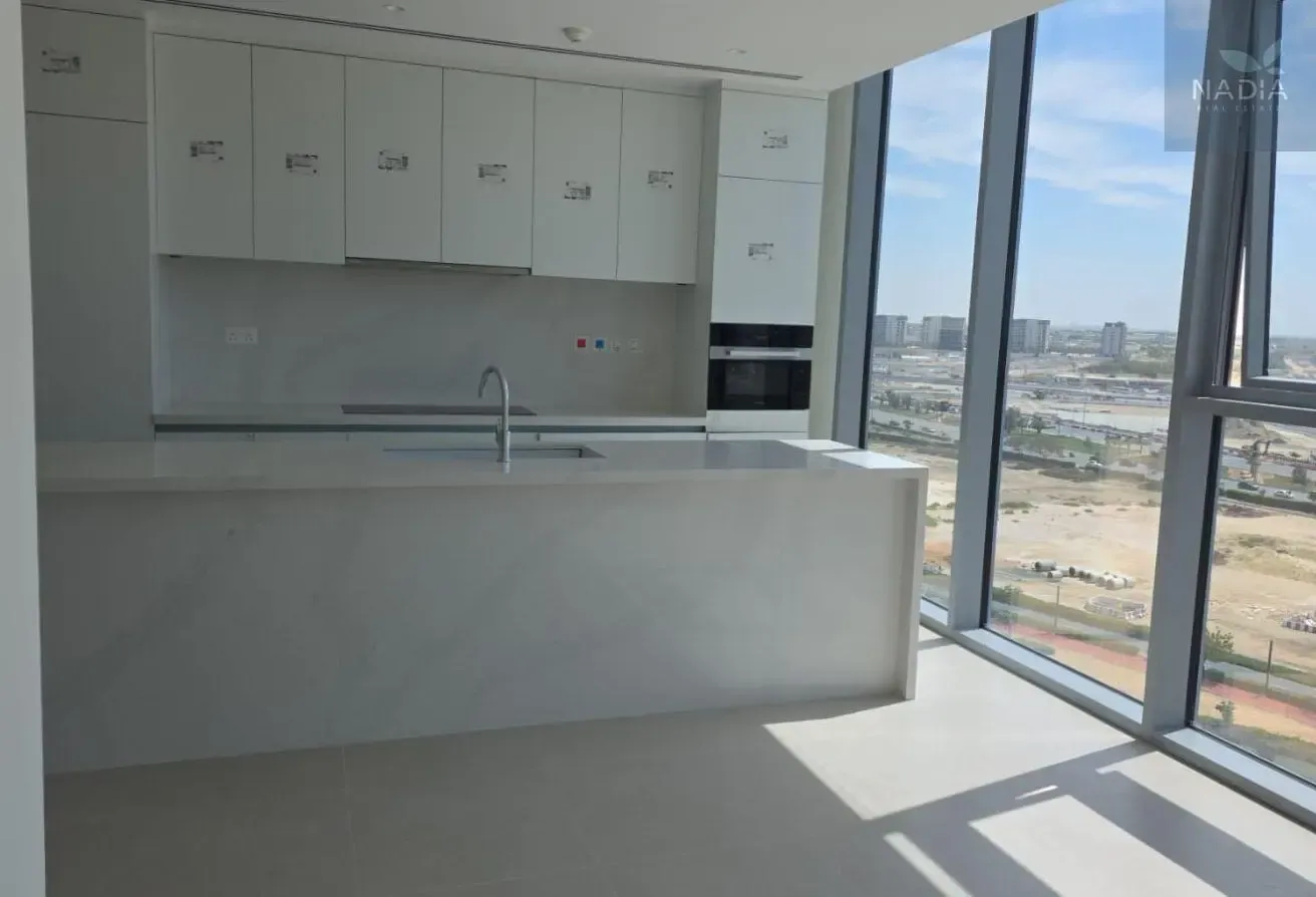 Large 4BR+Maid | Lagoon Views | Mid Floor | Corner