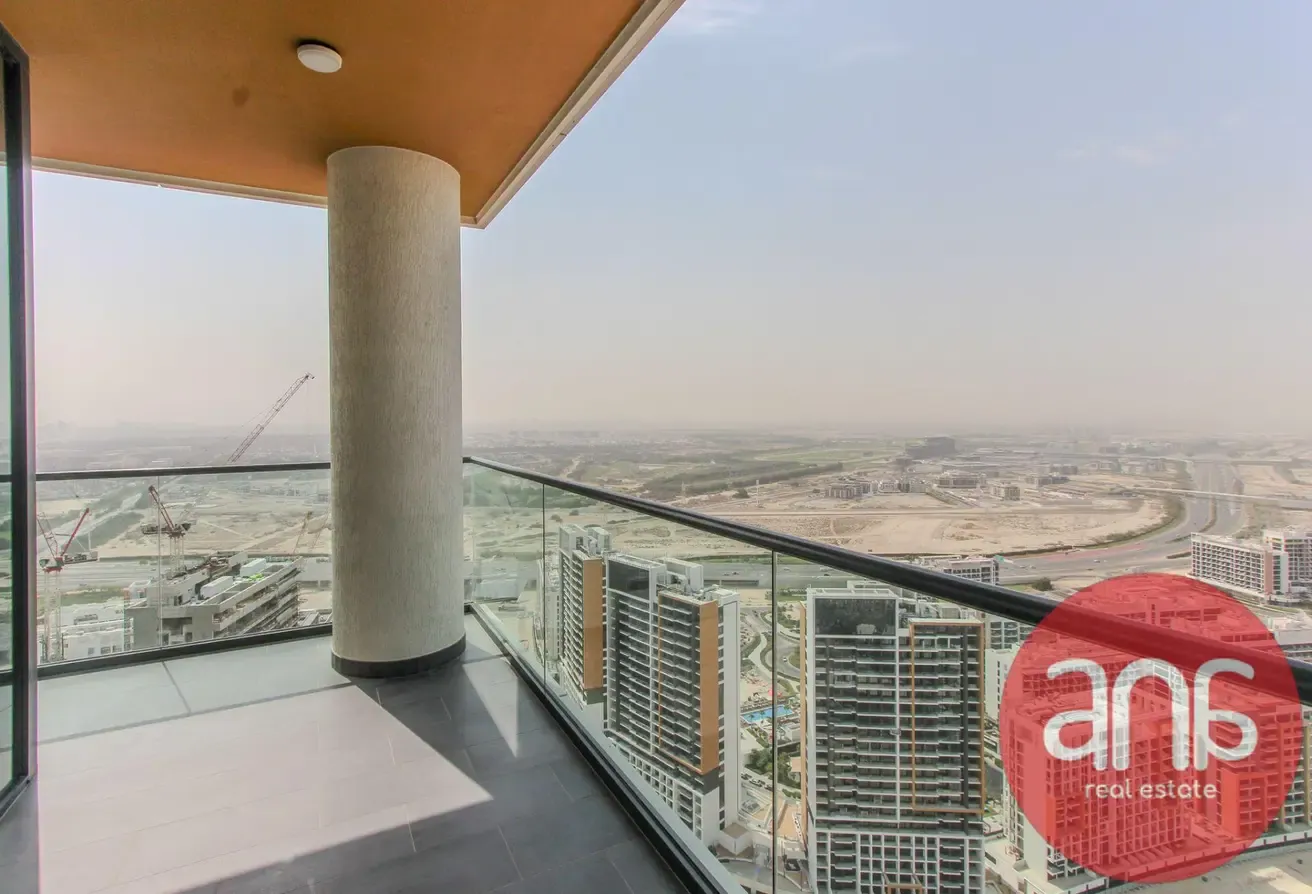 Full Lagoon and Downtown View | Maids room