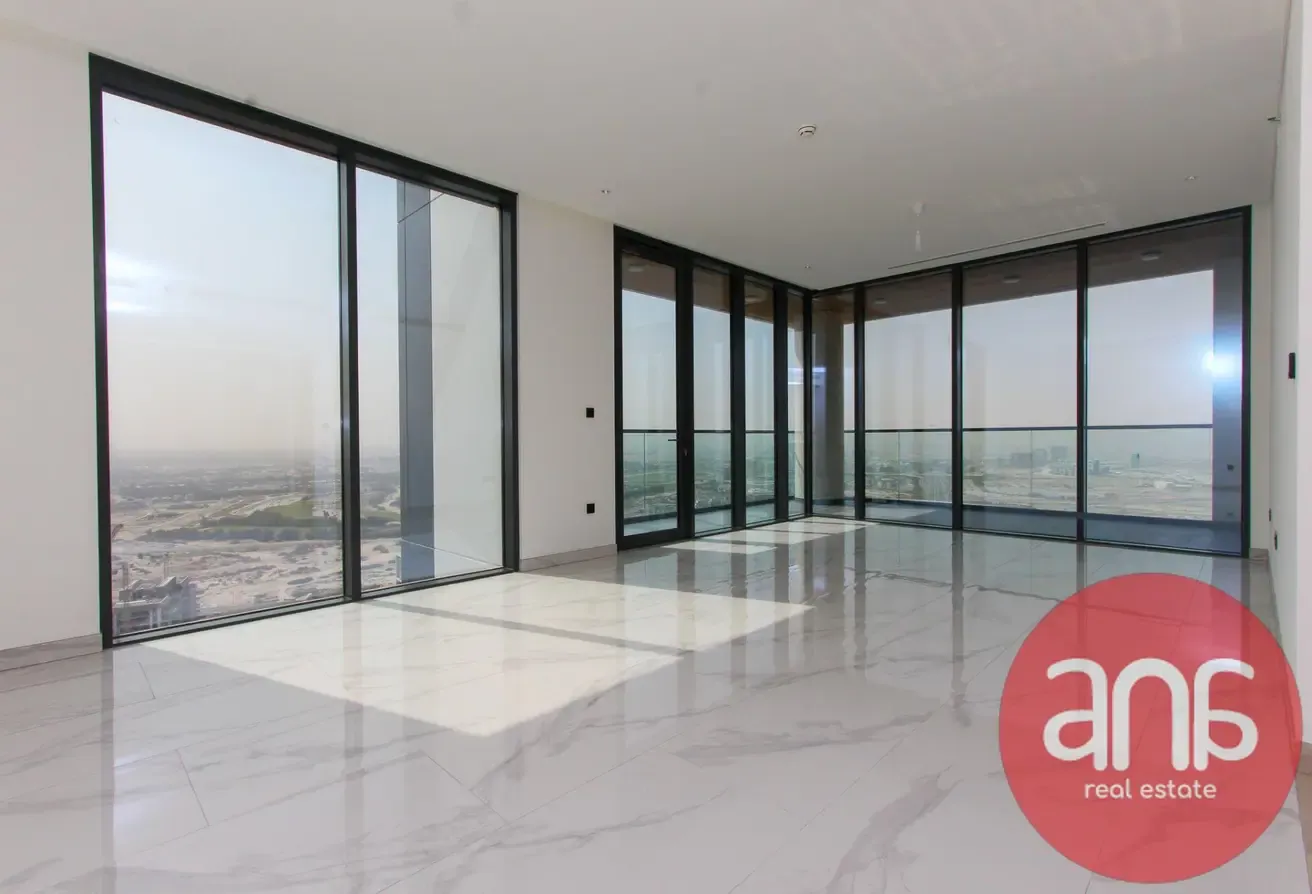 Full Lagoon and Downtown View | Maids room