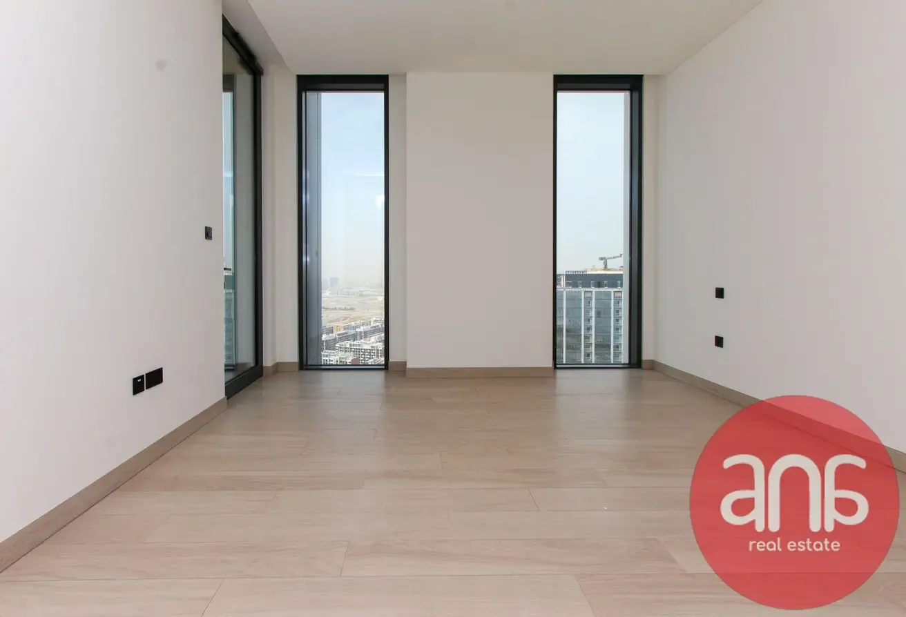 Full Lagoon and Downtown View | Maids room