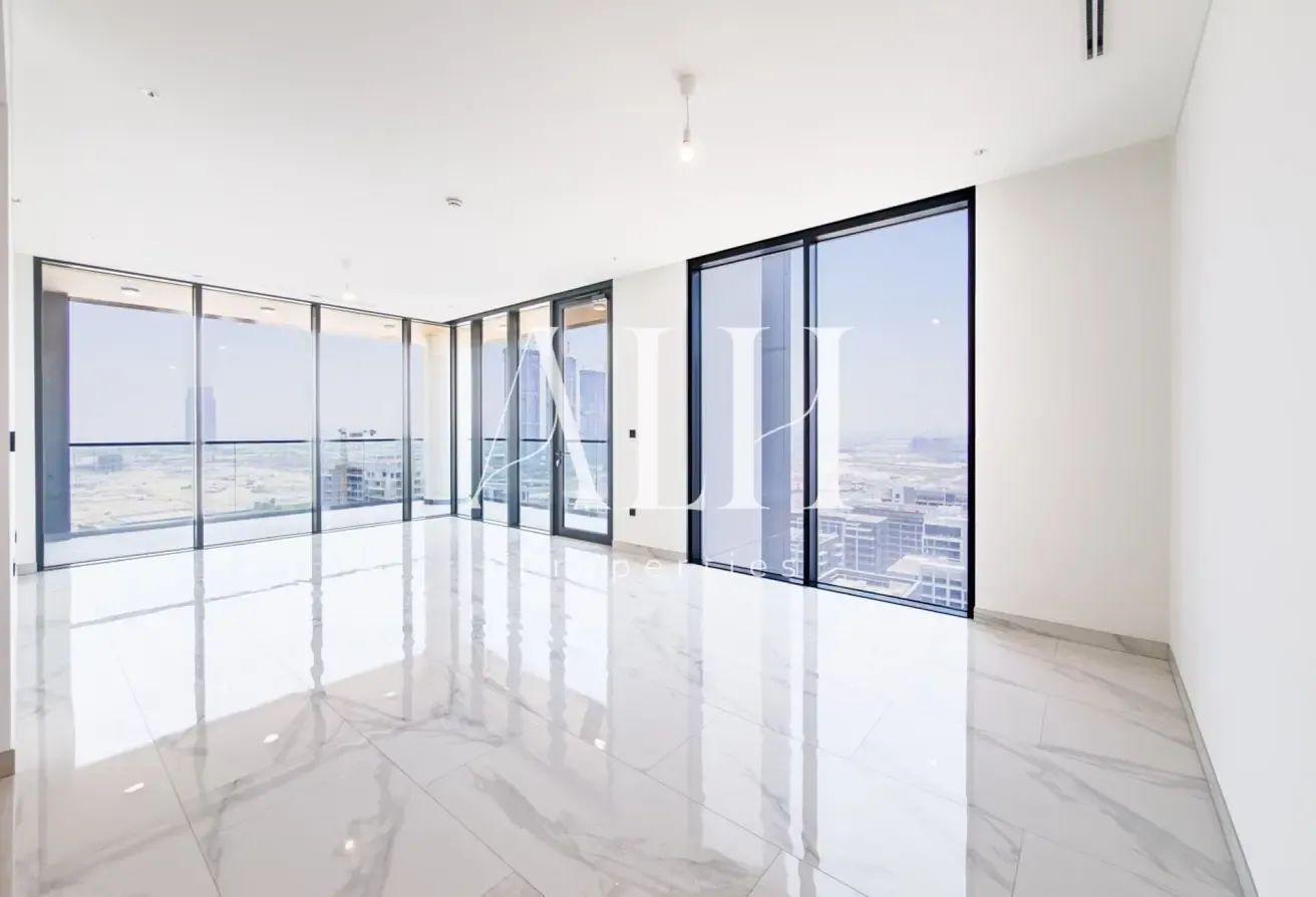 Huge Layout | Lagoon and Skyline Views | Brand New