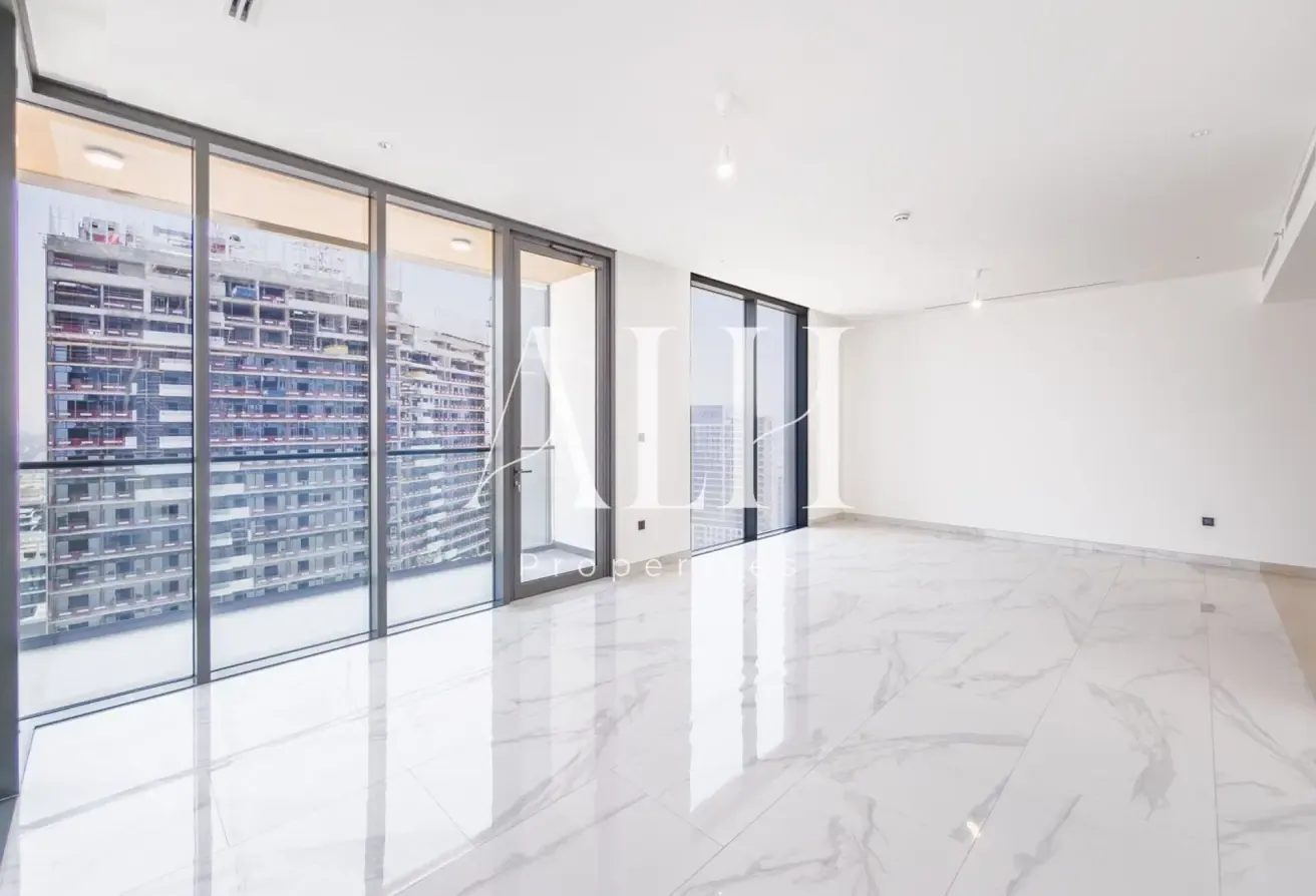 Huge Layout | Lagoon and Skyline Views | Brand New