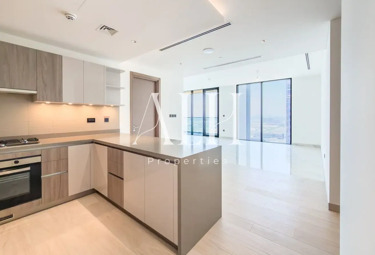 Huge Layout | Lagoon and Skyline Views | Brand New