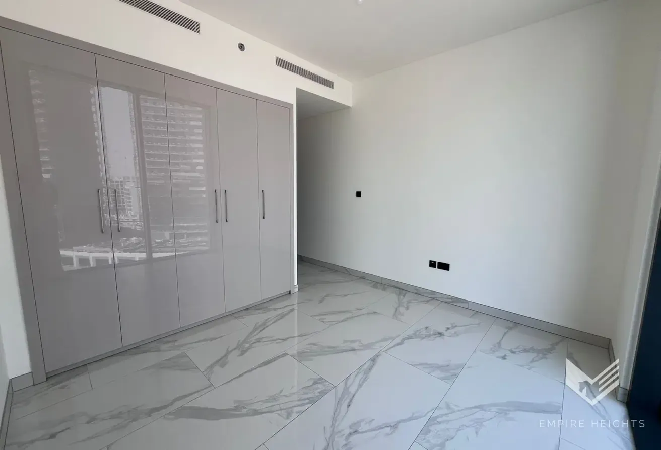 Spacious LayOut | High ROI | Canal View