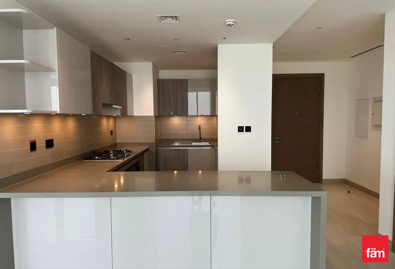 High floor | Posthandover | Creek Harbour View