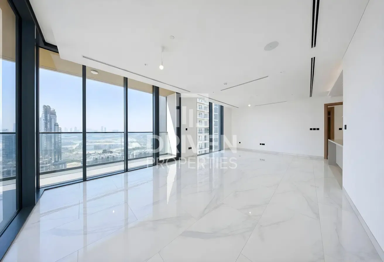 Prime Downtown View | Brand New | Luxury Living