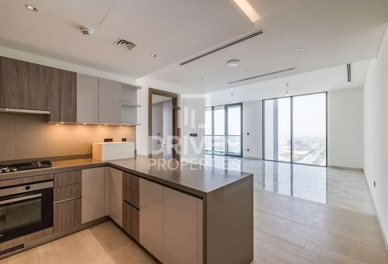 High Floor | Vacant | Multiple Options