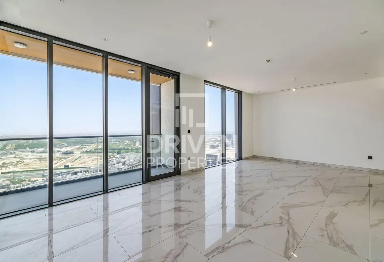 High Floor | Vacant | Multiple Options