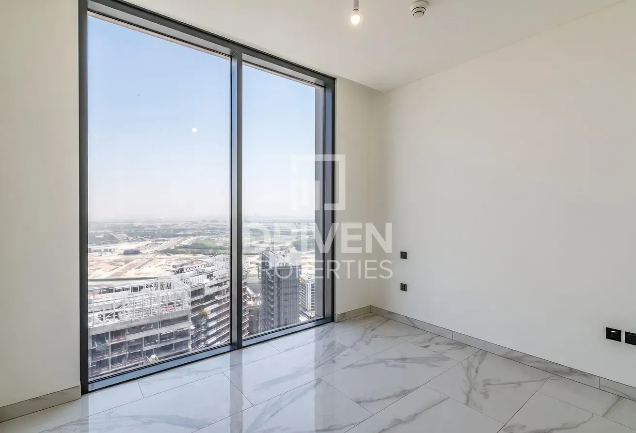 High Floor | Vacant | Multiple Options