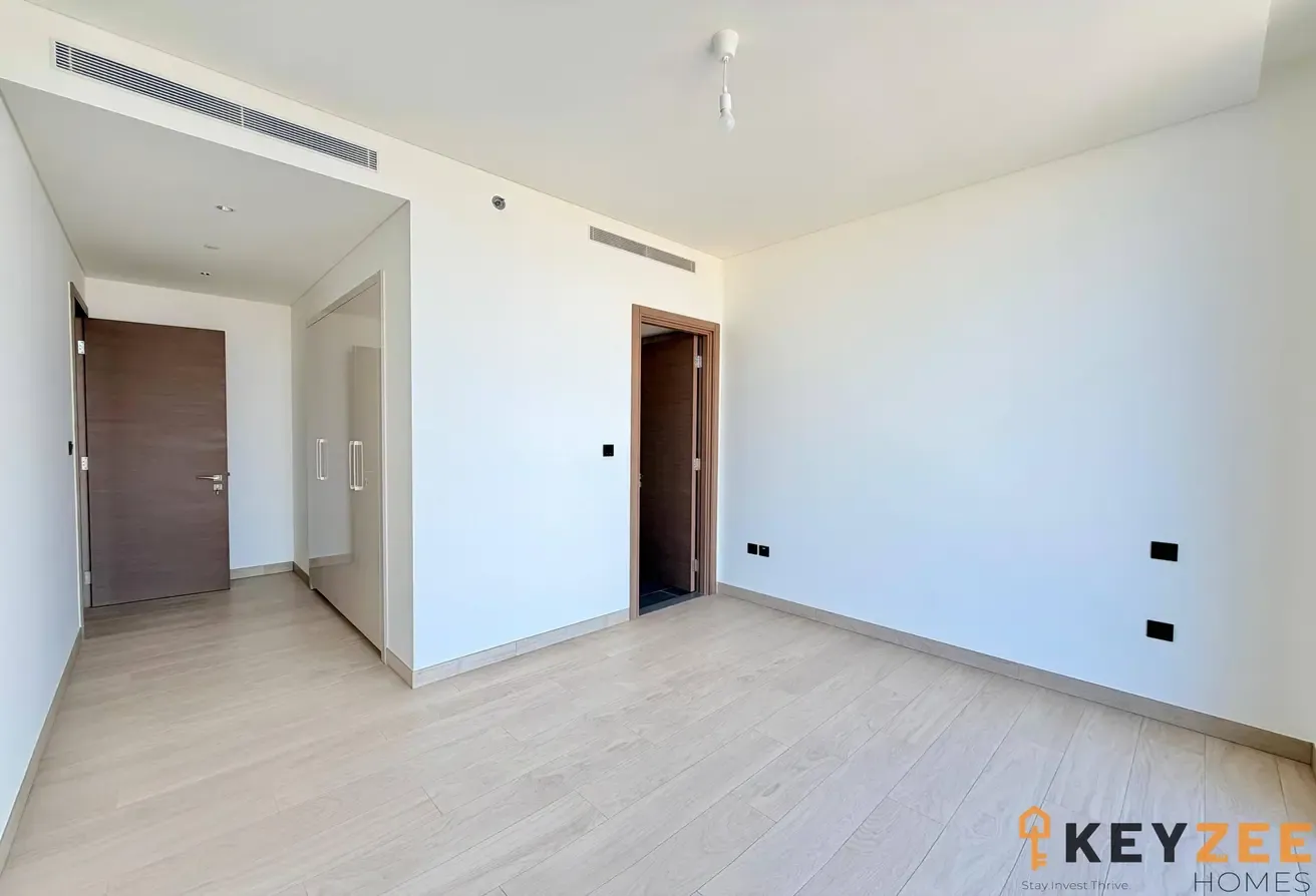 Best Price |  Burj Khalifa View | Largest Layout