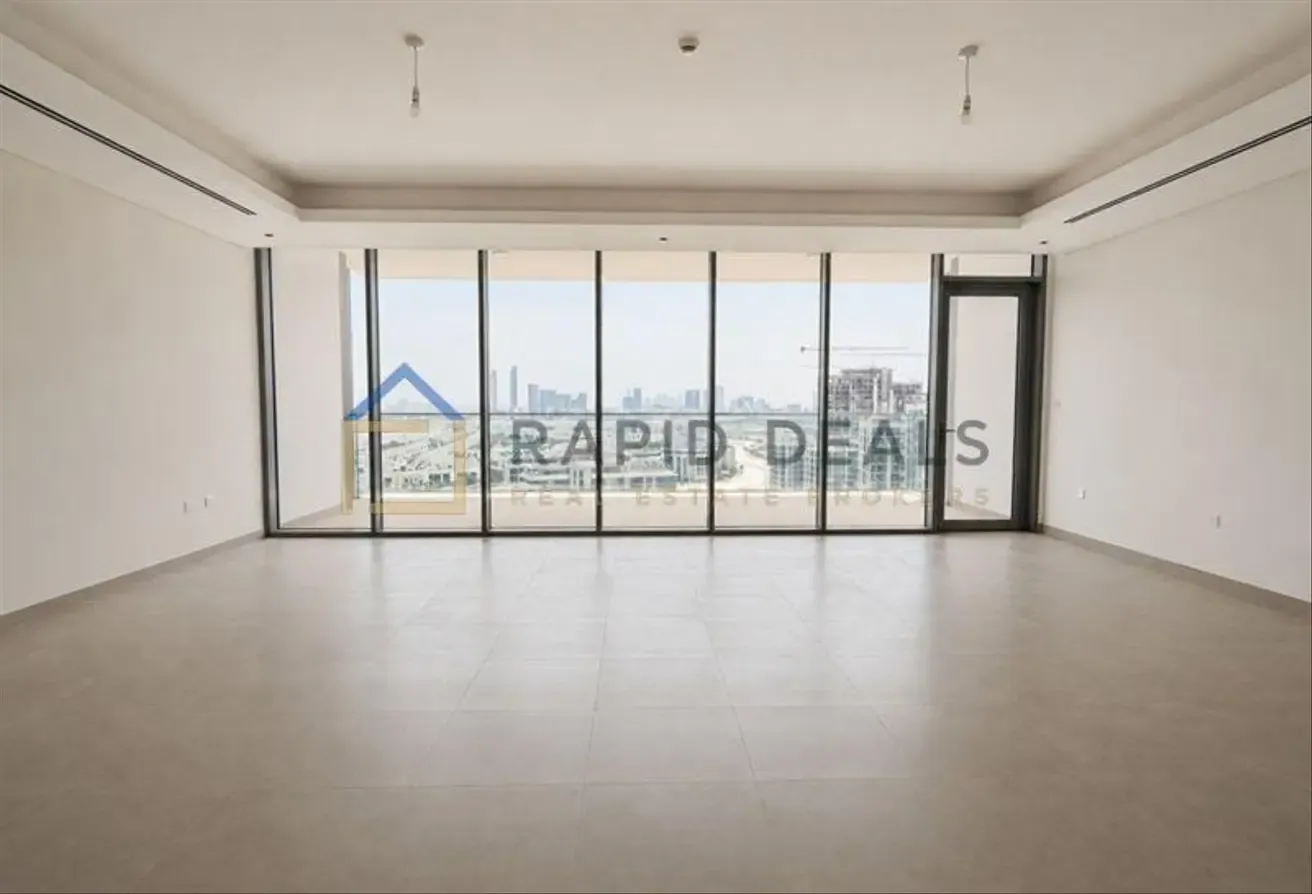 Elegant 4BR+M Apartment with Stunning Skyline View