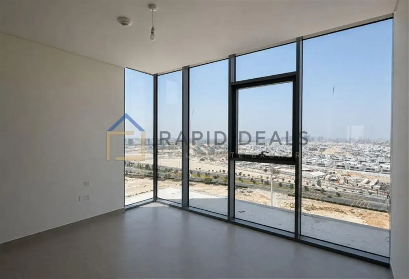 Elegant 4BR+M Apartment with Stunning Skyline View