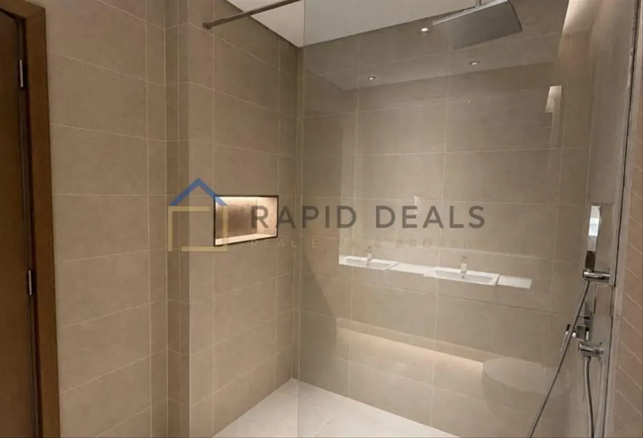 Elegant 4BR+M Apartment with Stunning Skyline View