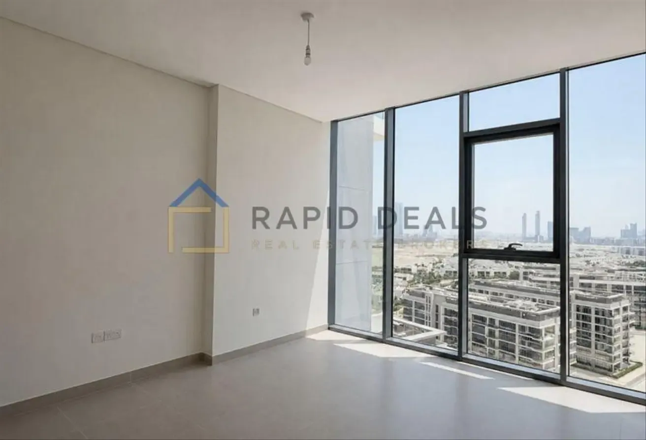 Elegant 4BR+M Apartment with Stunning Skyline View