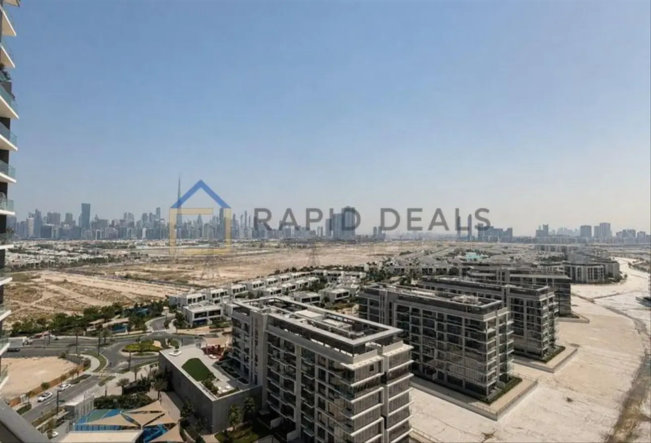 Elegant 4BR+M Apartment with Stunning Skyline View