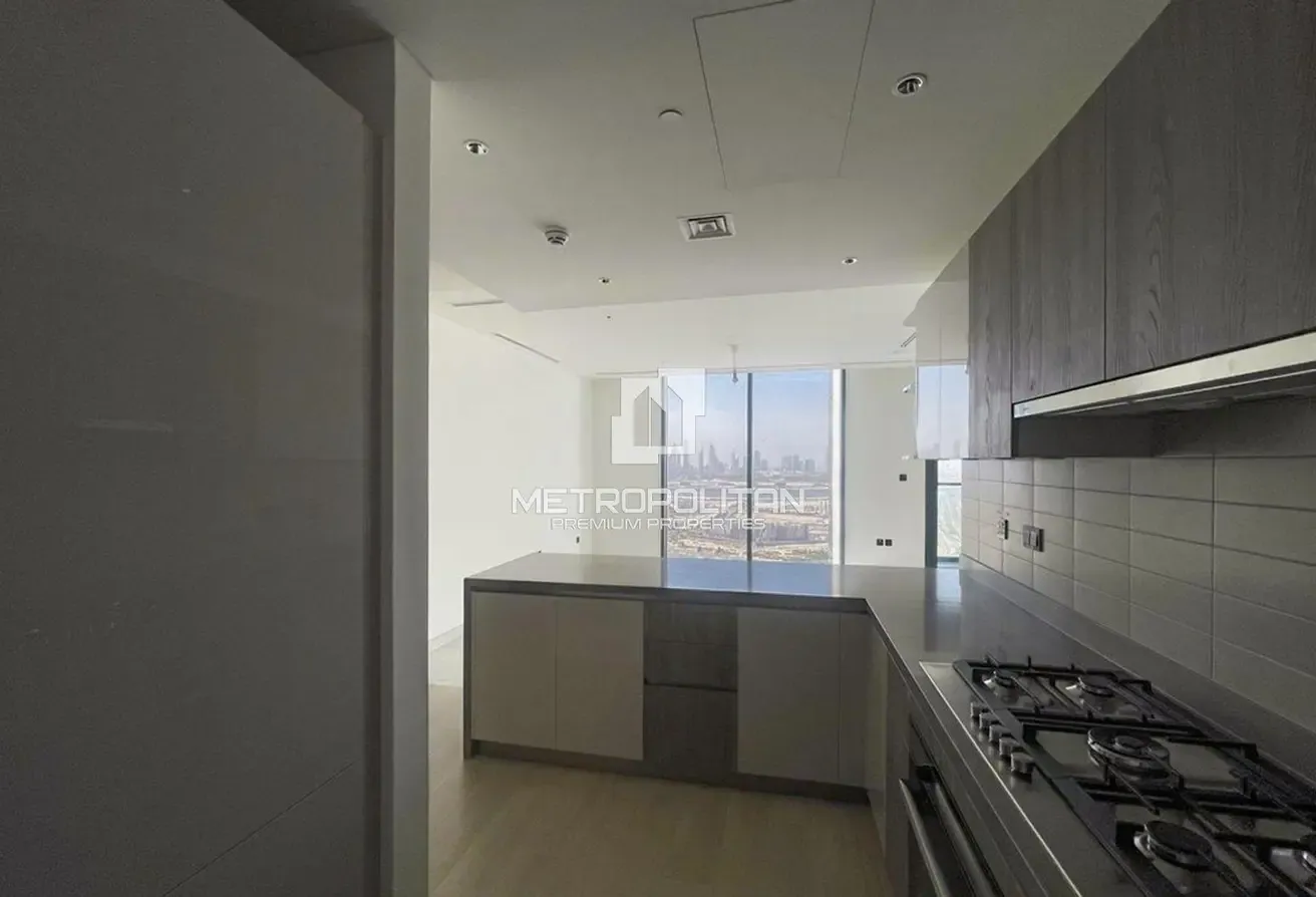 Panoramic View | High Floor | Spacious Layout