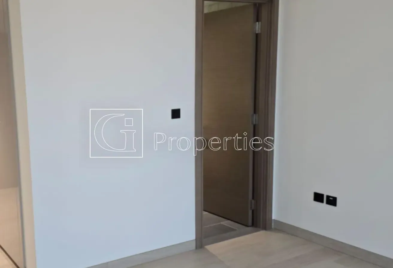 4bed + Maids | Waterfront | Investor Deal