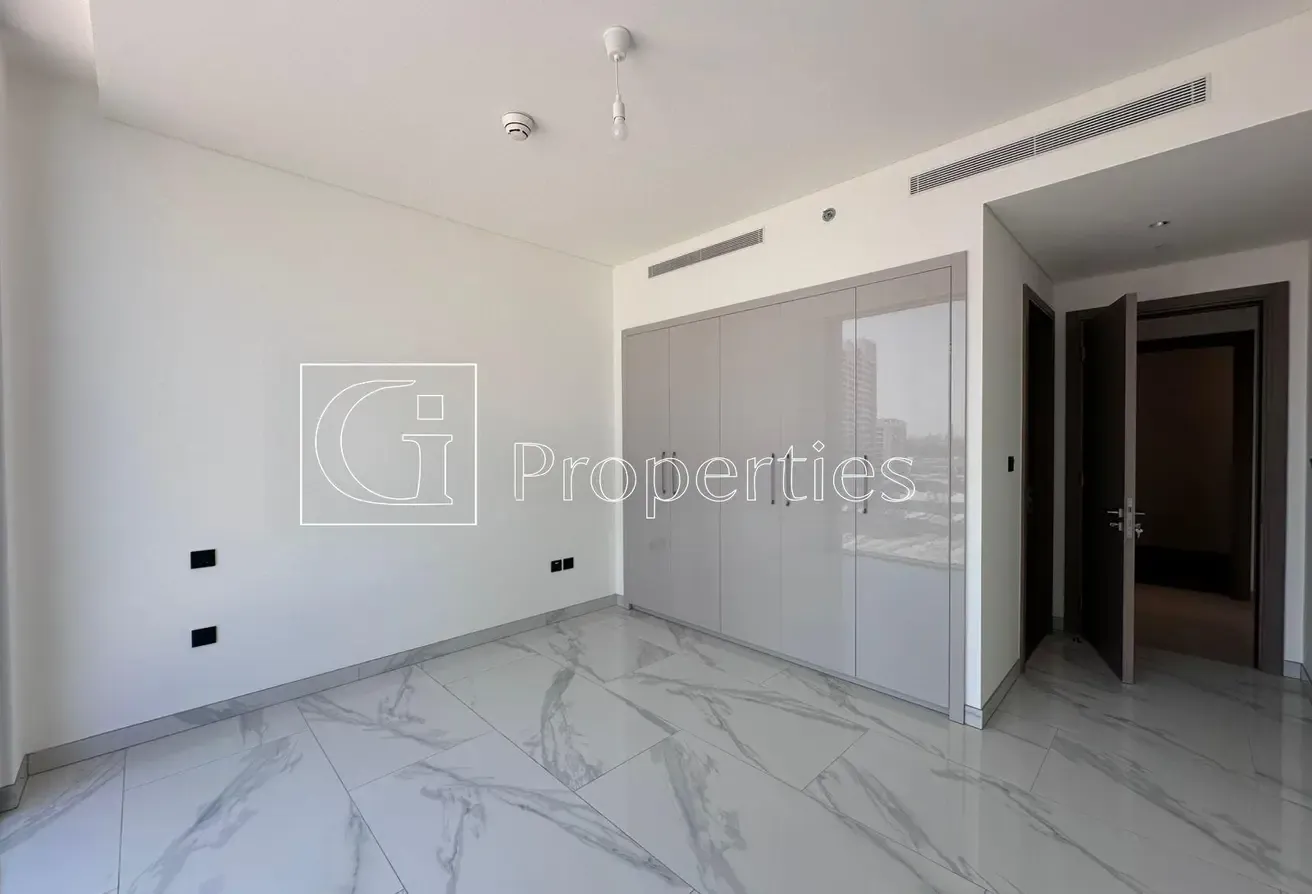 4bed + Maids | Waterfront | Investor Deal