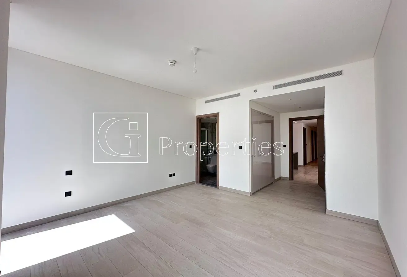 4bed + Maids | Waterfront | Investor Deal