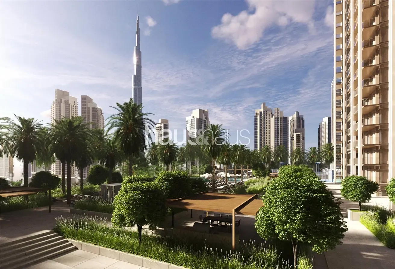 SPACIOUS LAYOUT | COMMUNITY VIEW | MODERN INTERIOR