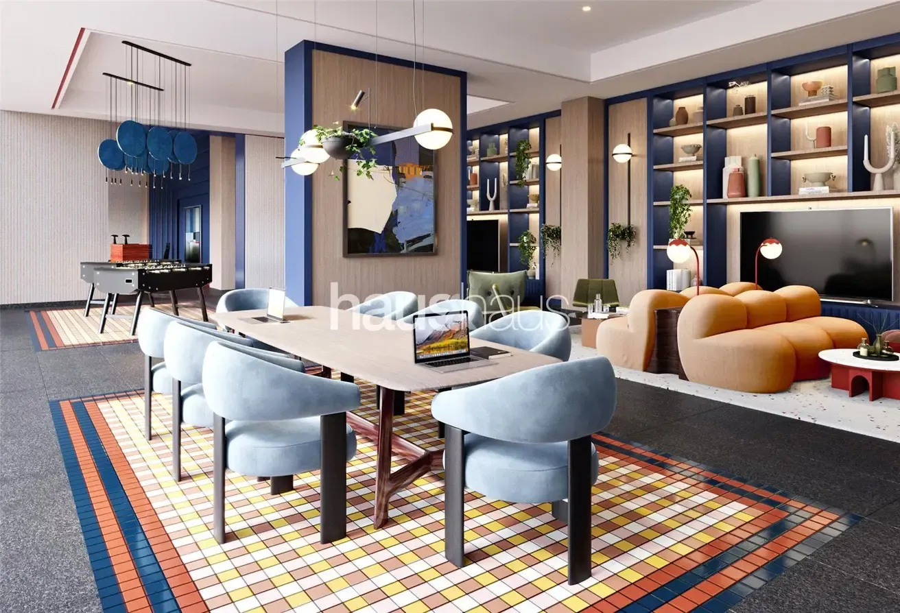 SPACIOUS LAYOUT | COMMUNITY VIEW | MODERN INTERIOR