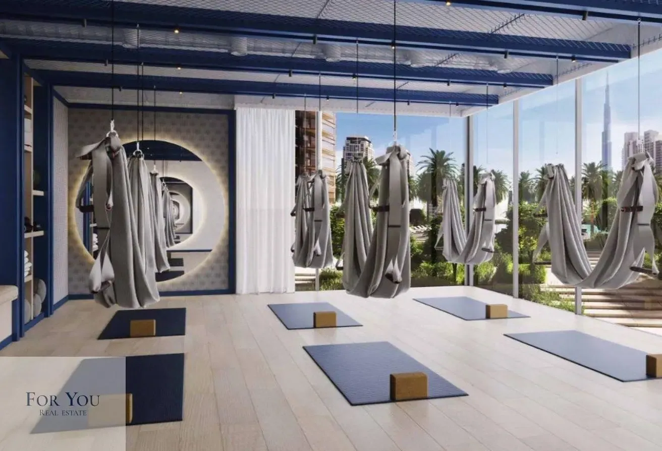 HIGH FLOOR | MOTIVATED SELLER | PRIME LOCATION