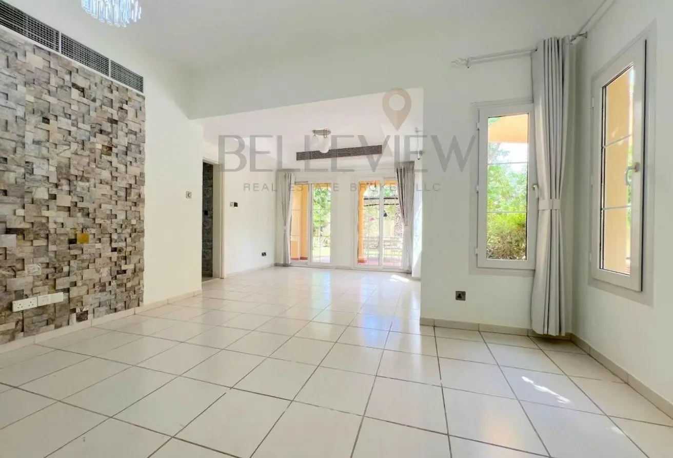 BIG CORNER PLOT | PARTIAL LAKE VIEW | VACANT