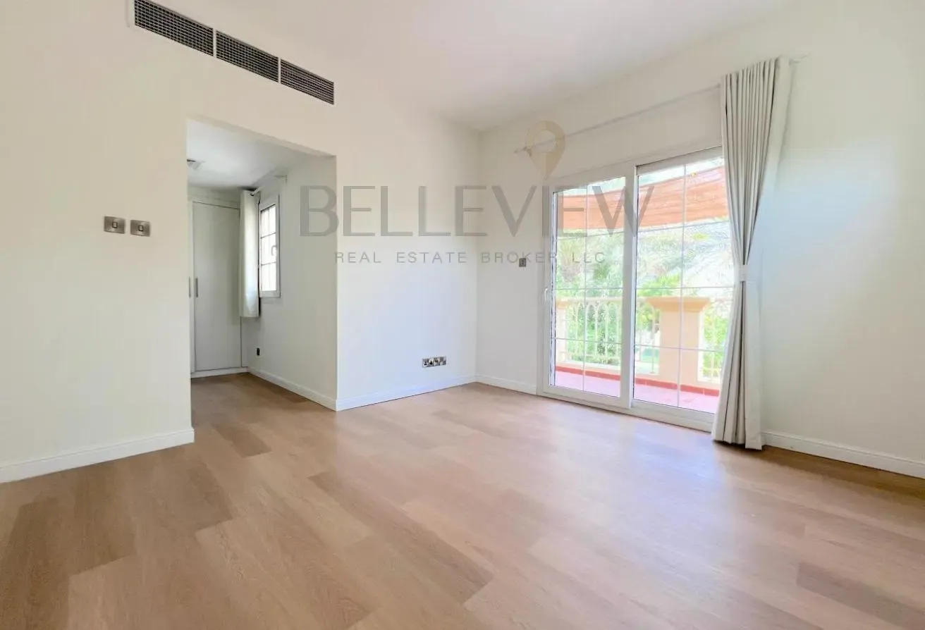 BIG CORNER PLOT | PARTIAL LAKE VIEW | VACANT