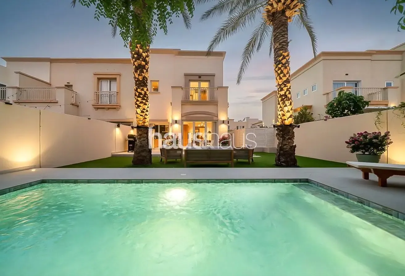 Fully Renovated | 4 Bed + Maids | Lake Backing