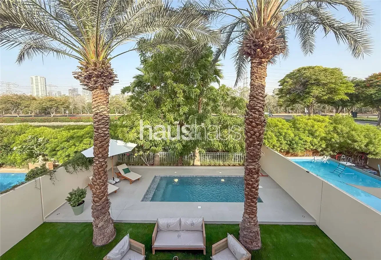 Fully Renovated | 4 Bed + Maids | Lake Backing