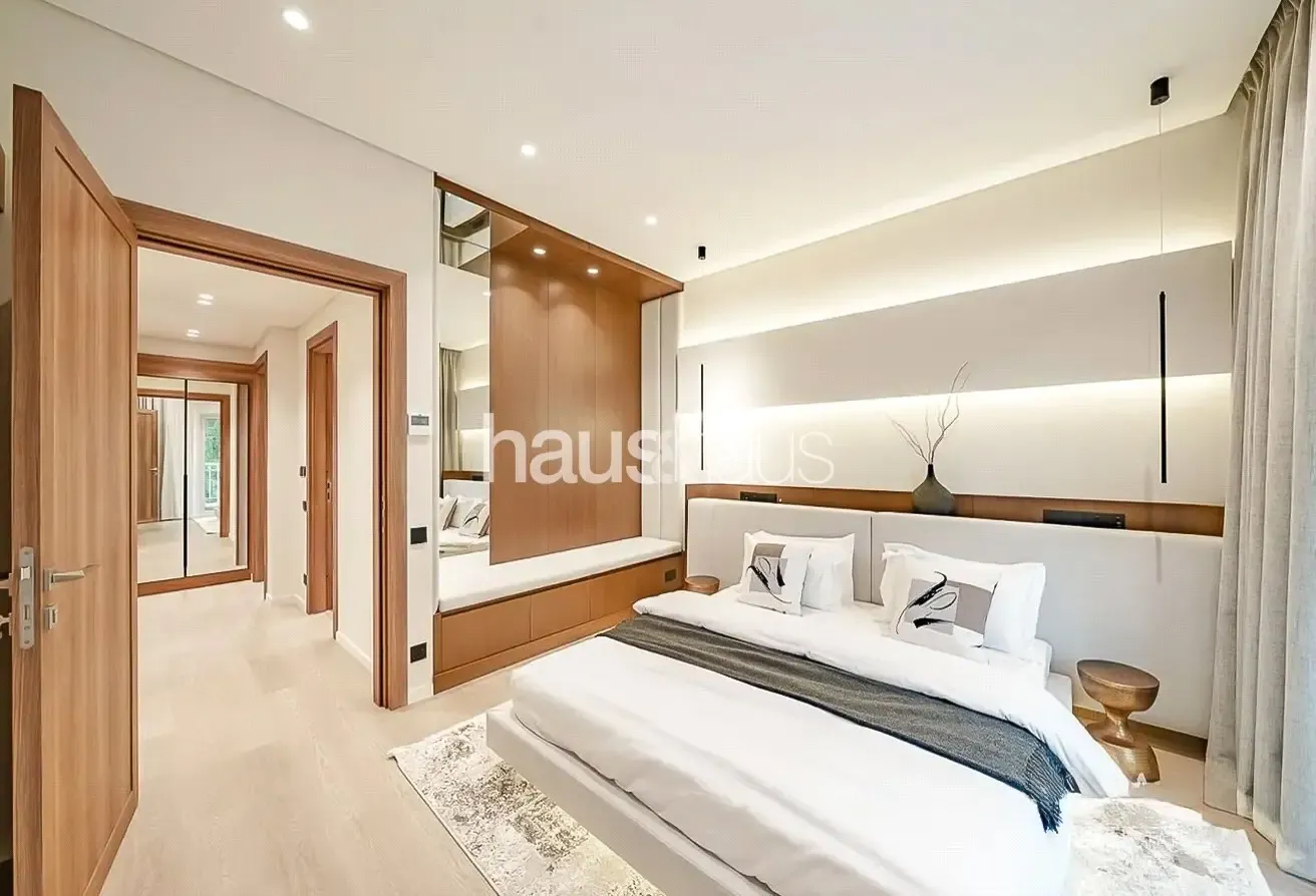 Fully Renovated | 4 Bed + Maids | Lake Backing