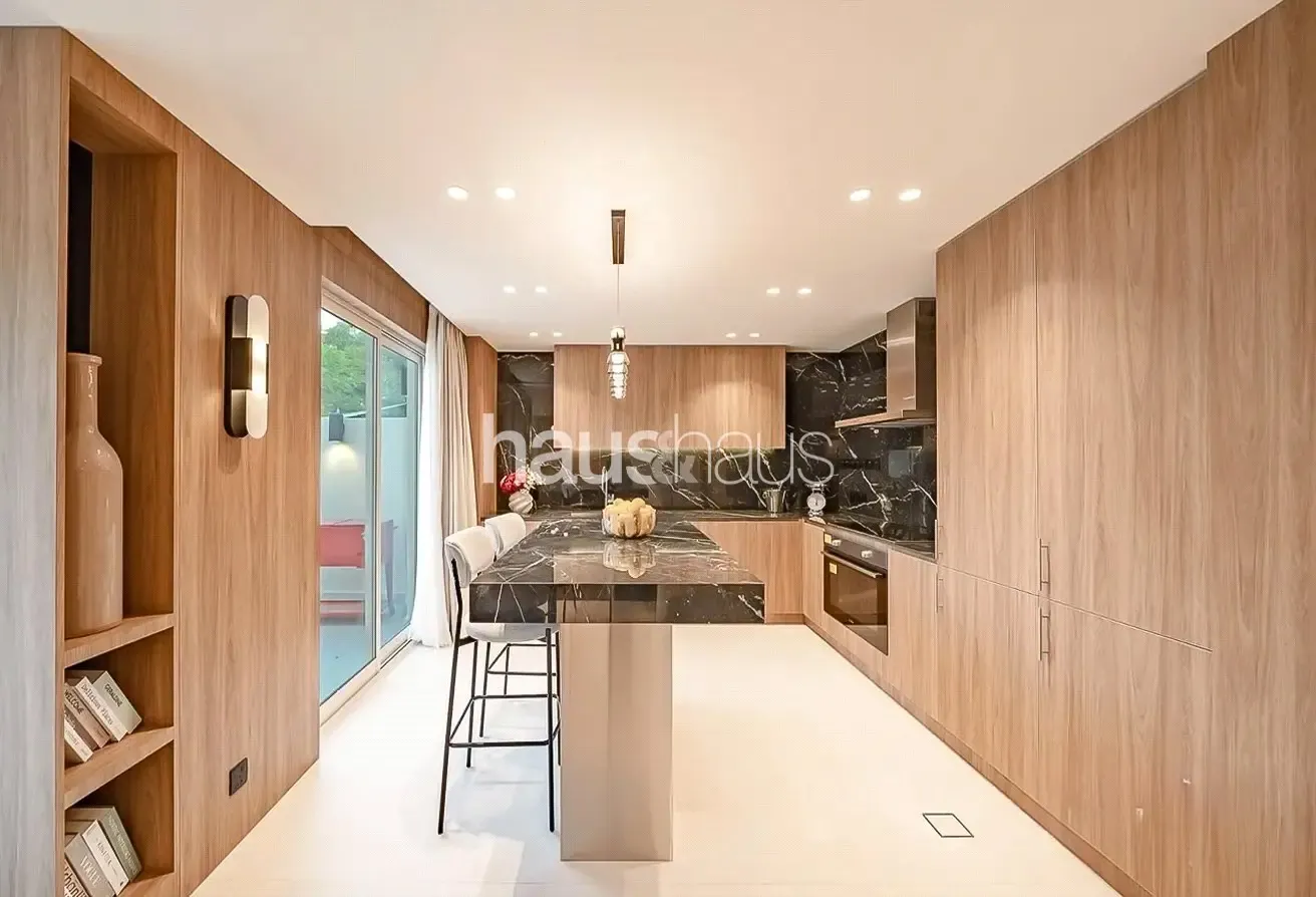 Fully Renovated | 4 Bed + Maids | Lake Backing